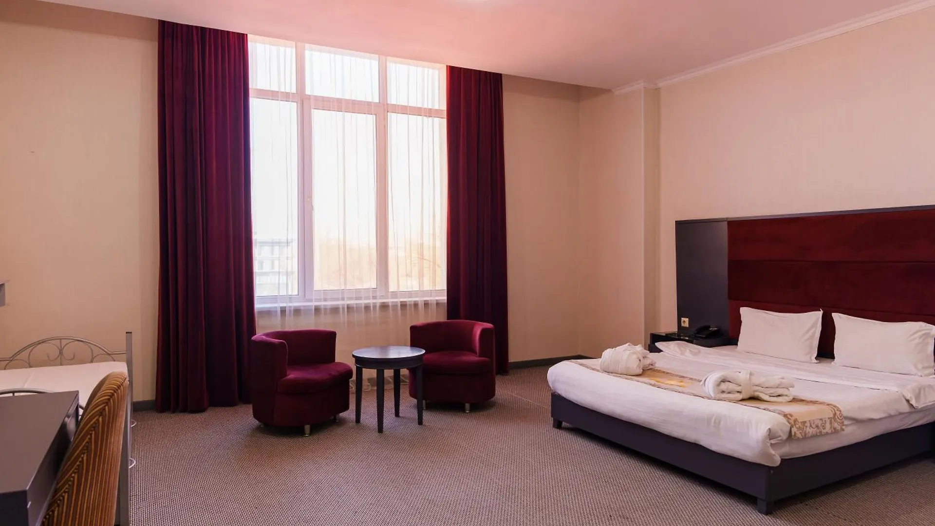 Almaty Grand Erbil Hotel 4*,